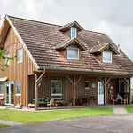Tatil Evi Grosses Gaestehaus Sudwalde