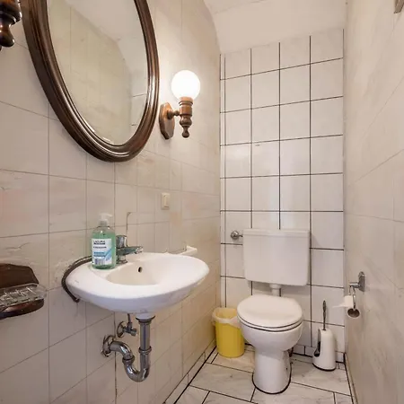 Grosses Gaestehaus